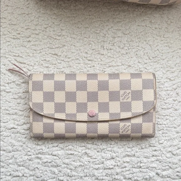 Louis Vuitton Emilie Wallet in white and pink - Picture 1 of 6